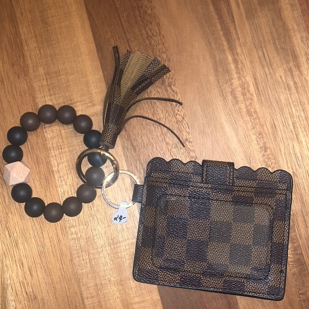 Boutique Lou Lou key chain wallet